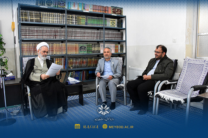 دیدار رئیس و معاون دانشجویی و فرهنگی دانشگاه میبد با آیت‌الله علیرضا اعرافی به مناسبت آغاز سال جدید